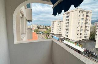 Haus kaufen in 60306 Frankfurt, Frankfurt am Main - Fünfzimmerwohnung zum Verkauf im Stadtzentrum von Bar.