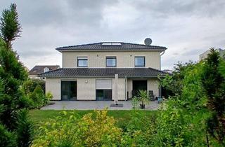 Villa kaufen in 40764 Langenfeld, Langenfeld (Rheinland) - Exklusive verklinkerte freistehende Stadtvilla in sehr guter Lage