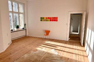 Wohnung kaufen in 10551 Berlin, Berlin - Von privat: Hübscher Altbau mit Parkett, Dielen und Balkon -2.OG