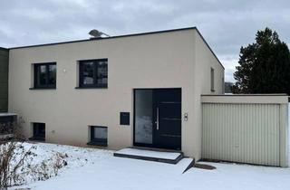 Doppelhaushälfte kaufen in 71088 Holzgerlingen, Schöne (kernsanierte) Doppelhaushälfte mit großem Garten und EKB