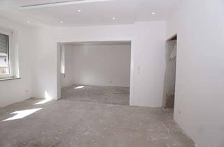 Einfamilienhaus kaufen in 66987 Thaleischweiler-Fröschen, Kleines teilsaniertes Einfamilienhaus