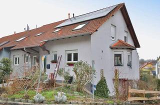 Haus kaufen in 76356 Weingarten, Großzügiges Reihenendhaus mit neuwertiger Heizung, zwei Balkonen und Garage