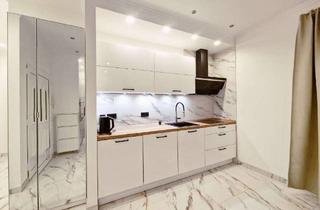 Immobilie mieten in Akazienallee 15, 12623 Mahlsdorf, Exklusive Wohnung mit 5 Zimmern & 2 Bädern + EBK + Wintergarten + Terrasse + Privatgarten + Stpl.!