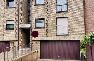 Wohnung mieten in 50829 Ossendorf, Gepflegte 2-Zimmer-Dachgeschosswohnung mit Balkon und EBK in Junkersdorf, Köln