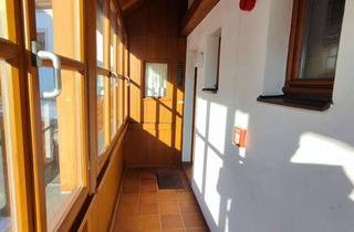 Wohnung mieten in Neustadt 16, 92237 Sulzbach-Rosenberg, Charmante Maisonette-Wohnung im Altbau mit Blick in den Innenhof – Ihr neues Zuhause im Zentrum!