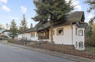 Einfamilienhaus kaufen in 36110 Schlitz, Bernshausen: Großzügiges Einfamilienhaus mit Blick ins Grüne, Einzelgarage und großem Grundstück