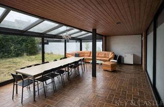 Einfamilienhaus kaufen in 41238 Giesenkirchen, Liebhaberobjekt: Einfamilienhaus mit großem Potenzial