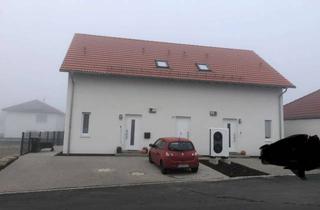 Haus mieten in Bürgermeister-Strebel-Straße 17, 74594 Kreßberg, Neubau 4-Zimmer-Doppelhaushälfte in Mariäkappel mit Garten, 2 Stellplätze, Wärmepumpe, Fußbodenheizu