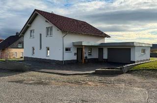 Einfamilienhaus kaufen in 34454 Bad Arolsen, Bad Arolsen - Einfamilienhaus mit Großraumgarage Bad Arolsen-Schmillinghausen