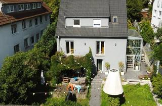 Einfamilienhaus kaufen in 70825 Korntal-Münchingen, Korntal-Münchingen - Großzügiges Einfamilienhaus mit 8 Zimmern, Garage und Stellplatz