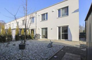 Haus kaufen in 86462 Langweid, Langweid am Lech - Einziehen & Wohlfühlen: Modernes Reihenendhaus - fast neuwertig, energieeffizient (A+)