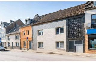 Haus kaufen in 51069 Köln, Köln - Wohnen & Investieren - Doppeltes Potenzial!