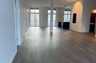 Wohnung mieten in Rungestraße, 10179 Mitte, Luxuriöse 4-Zimmer-Wohnung im 2. OG mit Balkon in Berlin-Mitte