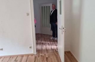 Wohnung mieten in Mülgaustraße 63, 41199 Odenkirchen, Schöne helle 2-ZiKDB-Dachgeschosswohnung in Odenkirchen-Mitte