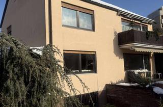 Haus kaufen in Alte Reutstrasse 147, 90765 Ronhof, Exklusives Zweifamilienhaus mit Pool, Garten, Doppelgarage & Ausbaureserve