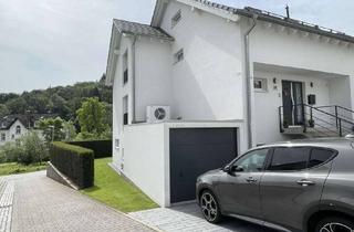 Haus kaufen in 76530 Ebersteinburg, Moderne, neuwertige DHH (Effizienzklasse A) mit Einliegerwohnung - provisionsfrei