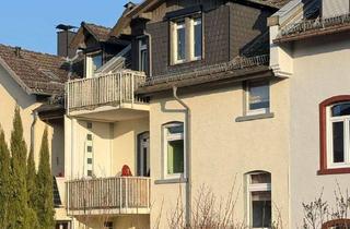 Haus kaufen in 61348 Bad Homburg, Bad Homburg charmantes Reihenmittelhaus mit drei Wohneinheiten - zentrumsnah - provisionsfrei