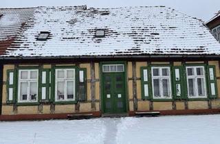Haus kaufen in Kirchenplatz 12, 19288 Ludwigslust, Historisches Fachwerk-Ensemble in der Barockstadt Ludwigslust