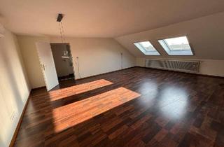 Wohnung kaufen in 63477 Maintal, Maintal - Klimatisierte 4-Zimmer-Dachgeschosswohnung