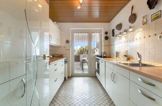 Wohnung kaufen in 50997 Köln, Köln - Attraktive 3-Zimmer-Wohnung mit Loggia in Südausrichtung