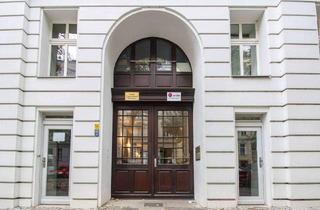 Mehrfamilienhaus kaufen in Fehrbelliner Straße 35, 10119 Berlin, Berlin - 2 Zimmer mit Option auf mehr! Stilvolle Altbauwohnung mit großem Balkon trifft neue Ideen