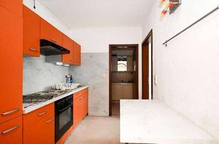 Wohnung kaufen in 31275 Lehrte, Lehrte bei Hannover: 2-Zimmer-Dachgeschosswohnung mit Balkon!