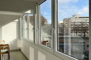 Wohnung kaufen in Landshuter Allee 79, 80637 Neuhausen-Nymphenburg, Helle 2-Zimmer-Wohnung mit Südbalkon in Neuhausen