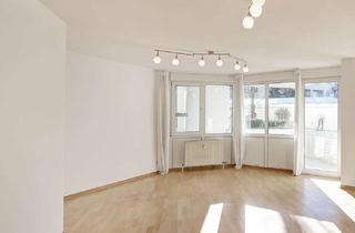 Wohnung kaufen in 80997 München, Attraktive und bezugsfreie 2-Zimmer-Wohnung mit überdachtem Südbalkon