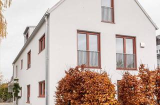 Wohnung mieten in Untere Mühlstraße 22, 80999 Allach-Untermenzing, Stilvolle 3-Zimmer-Wohnung mit Einbauküche und Balkon in München