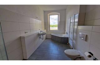 Wohnung mieten in Landwehrstr. 45, 95028 Innenstadt, Schöne 3-Zimmer-Wohnung mit Einbauküche und zwei Balkonen