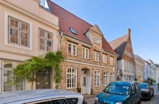 Mehrfamilienhaus kaufen in 23552 Innenstadt, Liebevoll saniertes Mehrfamilienhaus mit 7 Wohneinheiten auf der Altstadtinsel - Kulturdenkmal!