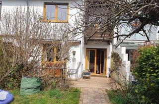 Haus kaufen in Schneebeerenweg 16, 85551 Kirchheim, Ideal für Familien im Lindenviertel (inkl. Garage, Garten, Balkone, Sauna, Wärmepumpe, Solar)