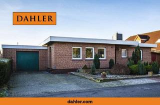 Haus kaufen in 26831 Bunde, Renovierungsbedürftiger Flachdachbungalow am Rande von Bunde