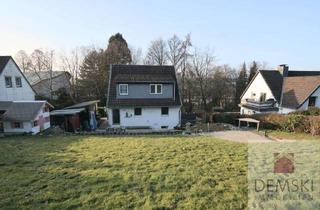 Haus kaufen in 42329 Vohwinkel, 5821: Wuppertal-Stadtgrenze Haan! Freistehendes Haus mit großem Grundstück in bevorzugter Lage!