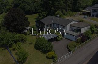 Einfamilienhaus kaufen in 51545 Waldbröl, Exklusives Einfamilienhaus auf großzügigen Grundstück|Sauna|Kamin|Pool