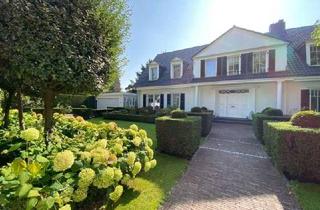 Villa kaufen in 40667 Meerbusch, Herrschaftliche und bezugsfreie Landhausvilla ! In bester Lage von Alt-Meererbusch