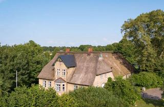 Haus kaufen in 25725 Schafstedt, Stilvolles Landhaus für die ganze Familie