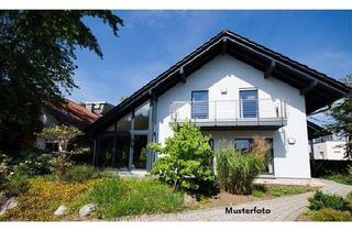 Anlageobjekt in Birkenweg XX, 38644 Goslar, Investition in die Zukunft: Pensionsgebäude mit 3 Garagen