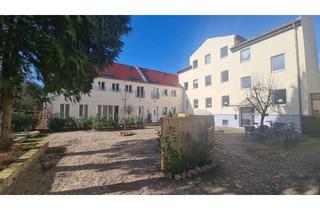 Anlageobjekt in 13159 Blankenfelde, Kleines Wohn-/Gewerbeobjekt & komplett saniertes Doppelhaus