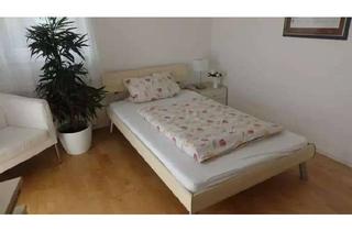 Immobilie mieten in 82178 Puchheim, Sonniges, ruhiges WG Zimmer mit eigenem Bad in großzügigem EFH im Grünen zur Untermiete an Studentin