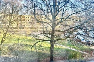 Wohnung kaufen in Kurt-Schumacher-Allee 40, 28327 Neue Vahr Südost, Helle 3-Zimmer Wohnung mit Balkon in Bremen, 2. OG