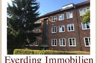 Wohnung kaufen in 24106 Wik, 2,5-Zimmer-Altbau-Wohnung mit Balkon und Stellplatz