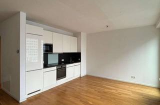 Wohnung mieten in Alex-Wedding-Straße, 10178 Mitte, Moderne 2-Zimmer-Wohnung mit Balkon in Berlin-Mitte