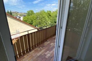 Wohnung mieten in 71696 Möglingen, Modernisierte 3-Zimmer-Dachgeschosswohnung mit Balkon und EBK