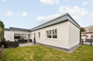 Einfamilienhaus kaufen in 67227 Frankenthal, Einziehen und wohlfühlen: Exklusiver Bungalow mit schönem Garten und Garage in bester Lage
