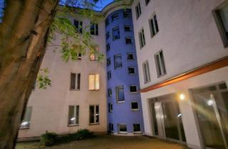 Wohnung kaufen in 13053 Berlin, Berlin - Attraktive 2,5-Zimmer-Wohnung mit eigenem Gartenanteil