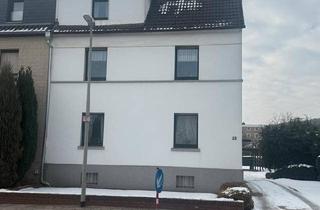 Haus kaufen in 49090 Osnabrück, Osnabrück - Dreifamilienhaus mit Grundstück, Nebengebäude, 2 Garagen+Carport