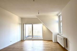 Wohnung kaufen in Weserstraße 82, 12059 Neukölln, sonnige Terrasse im Sommer - Dachgeschosswohnung für Sportliche