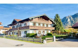 Wohnung kaufen in 83334 Inzell, Exklusiver, möblierter Hausanteil im Erdgeschoss mit ebenerdigen Abstellraum und Garage