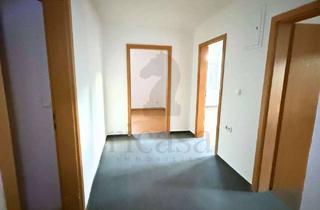 Wohnung kaufen in 09235 Burkhardtsdorf, Kapitalanlage im Erzgebirge - geräumige 2-Raumwohnung mit Entwicklungspotential